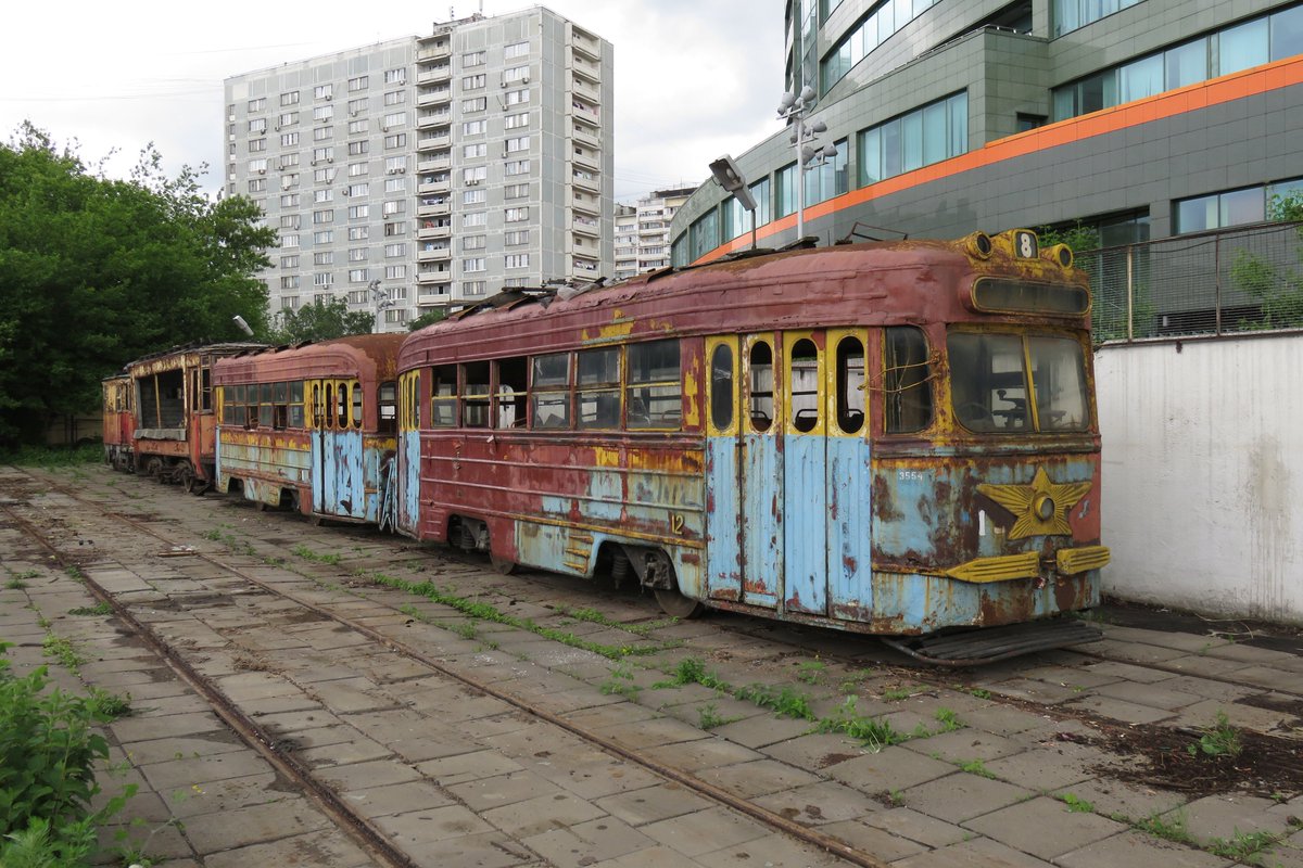 mosgortrans_ru's tweet photo. Уже завтра парад трамваев. Что нового? Восстановили на Сокольническом заводе трамвайный поезд КТМ-1+КТП-1 конца 40-х годов. Подробно о том, как реставрировали, смотрите в репортаже – https://t.co/zAWBEnuEm8

В общем, планируйте субботу ;)
Чистые пруды, 12:00-15:00. https://t.co/9IMtZwSKIq