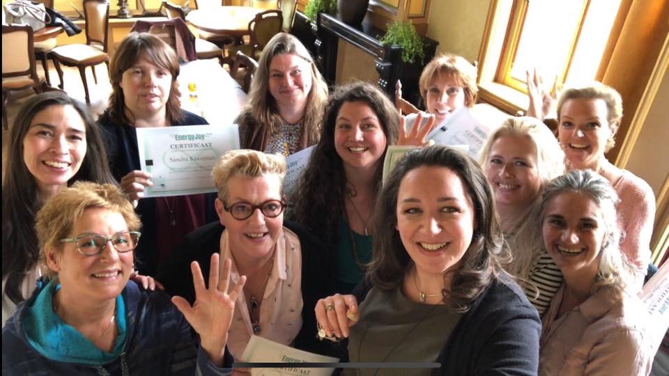 Lisettelucas's tweet photo. #Trots!! ❤️12 prachtige dames hebben Module 1 van de cursus #Intuïtie & #Mediumschap met succes afgerond! Van harte! 🎈Geweldig jullie groei en ontwikkeling te zien!! Jullie inzet en enthousiasme is hartverwarmend! Op naar Module 2!! 🌟🌈🌻@OpHodenpijl
https://t.co/Lbm80l0VZF https://t.co/ua6OvaF6JU