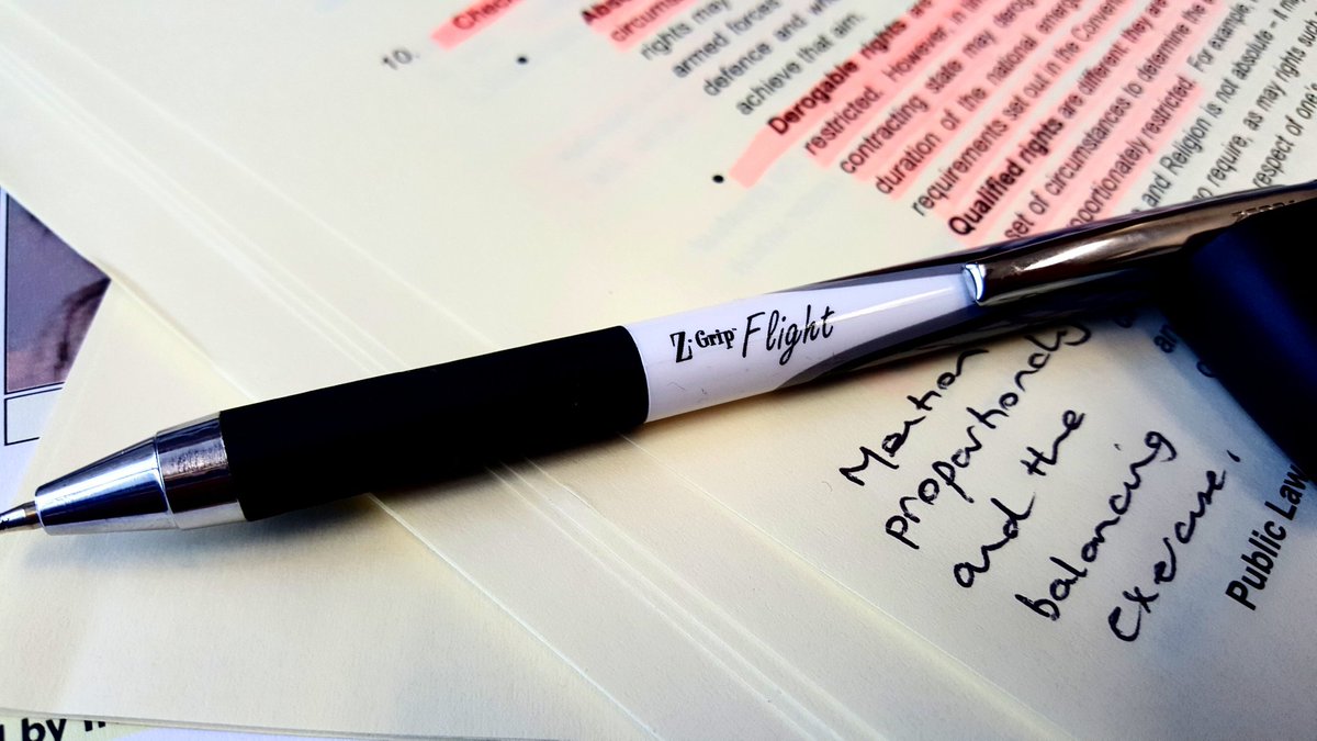 JonemarshUK's tweet photo. I was going to write something truly meaningful this morning but I have decided instead to sing the praises of the Z Grip Flight biro. Its writing is so smooth and lush. Do not get just the Z Grip, make sure you get the Z Grip Flight. #lovegreatbiros #zgripflight #haveagr8day https://t.co/p5DUbhnIUW