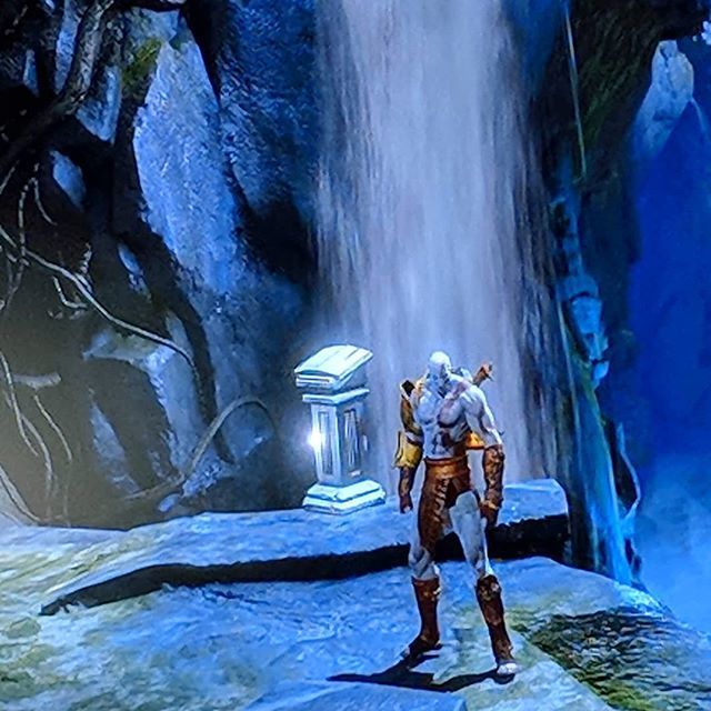 AmbaMan92's tweet photo. With all the #hype I'm feeling for the new #godofwar game coming out I got in the mood to dust off my copy of #godofwar3 to catch up with the story of the world and such .
.
.
.
.
.
.
.
.
.
.
.
.
#AmbaMan #cosplay #cosplaystreamer #streamer #chill #chillgamer #pdxstreamer #… https://t.co/bgTESjExYy