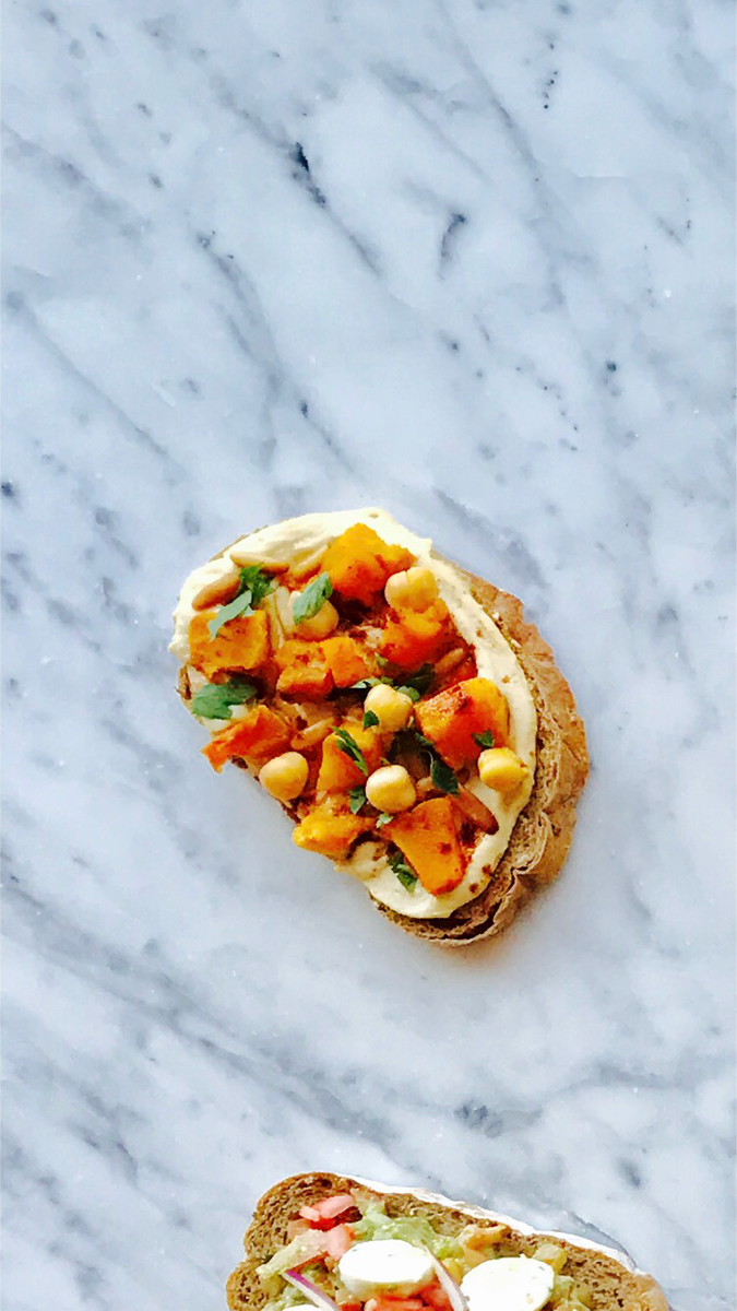 BookMunch Cafe tweet media