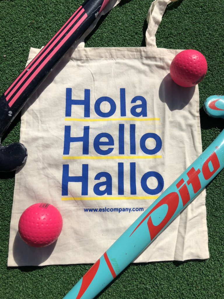 redsticks35's tweet photo. ¡Hola! Hello! Hallo! Thanks @ESLeducationES for becoming sponsor of the @redsticks35 and giving us support. #ESLadventure  #FieldHockey #redsticks35 #ItsNeverTooLate #sponsor #LanguagesAbroad https://t.co/tdFWnVGya9