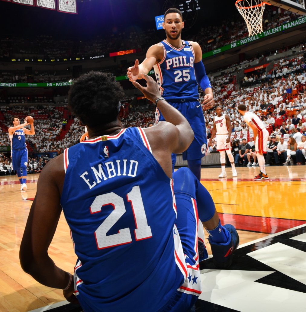 parallelecinico's tweet image. Simmons continuo, Saric a tratti devastante, Belinelli con una maturità spaventosa e da questa notte è tornato Embiid che ha ripreso il suo posto di dominatore.
Phila è di nuovo al completo. E fa paura.

#NBAtipo