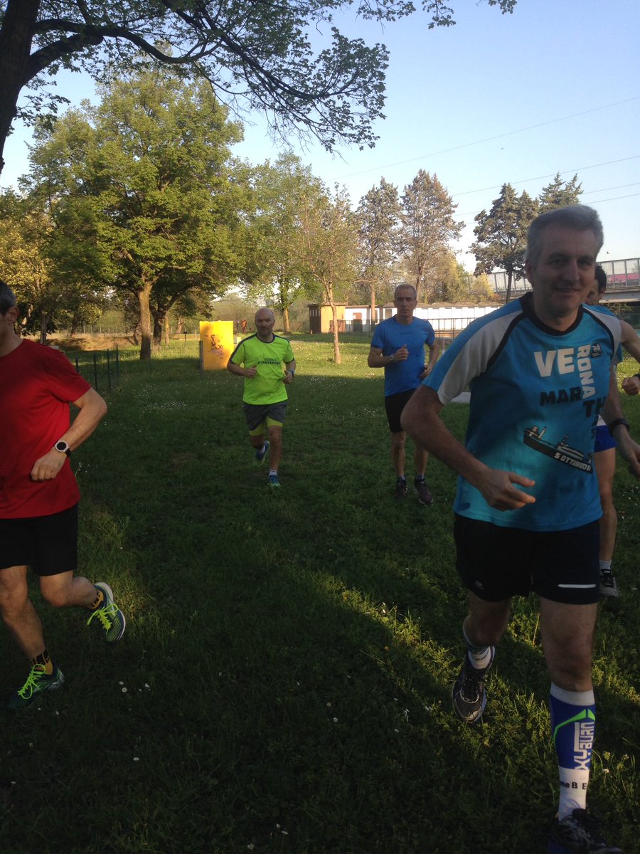 straveronaRTeam's tweet photo. In attesa della 36^ #straverona  proseguono gli allenamenti del nostro Running Team nella nuova splendida location. https://t.co/a7MU8y12Bc