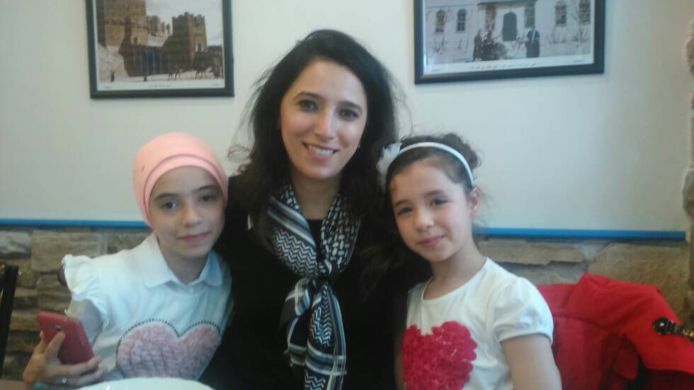 AmalHanano's tweet photo. So happy to meet with @Noor_and_Alaa, two of the bravest and sweetest girls on the planet who reported on one of the worst atrocities of our history. They are my heroes. #Ghouta #Syria https://t.co/rFj2oJgDNZ