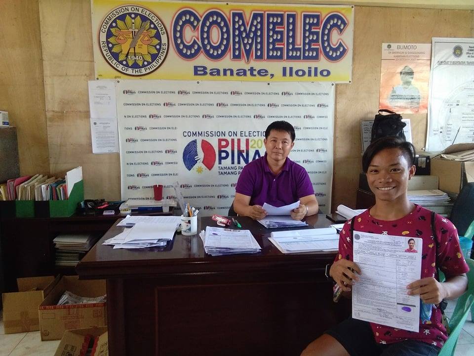 COMELECREGION6's tweet photo. Youth from Banate, Iloilo filed his Certificate of Candidacy. @commrguanzon @OpesIloilo https://t.co/iBmKvRiWtL