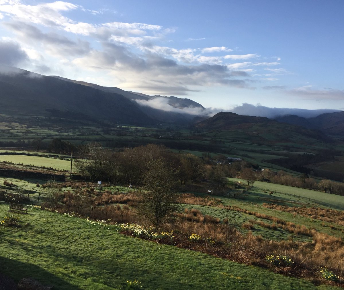 BlencathraTim's tweet photo. Looking back @terrybnd on #Helvellyn ..spectacular images on his @Twitter @CumbriaWeather @VisitEden @KeswickTourism @golakes @mtn_heritage https://t.co/NwR4JE6KHU