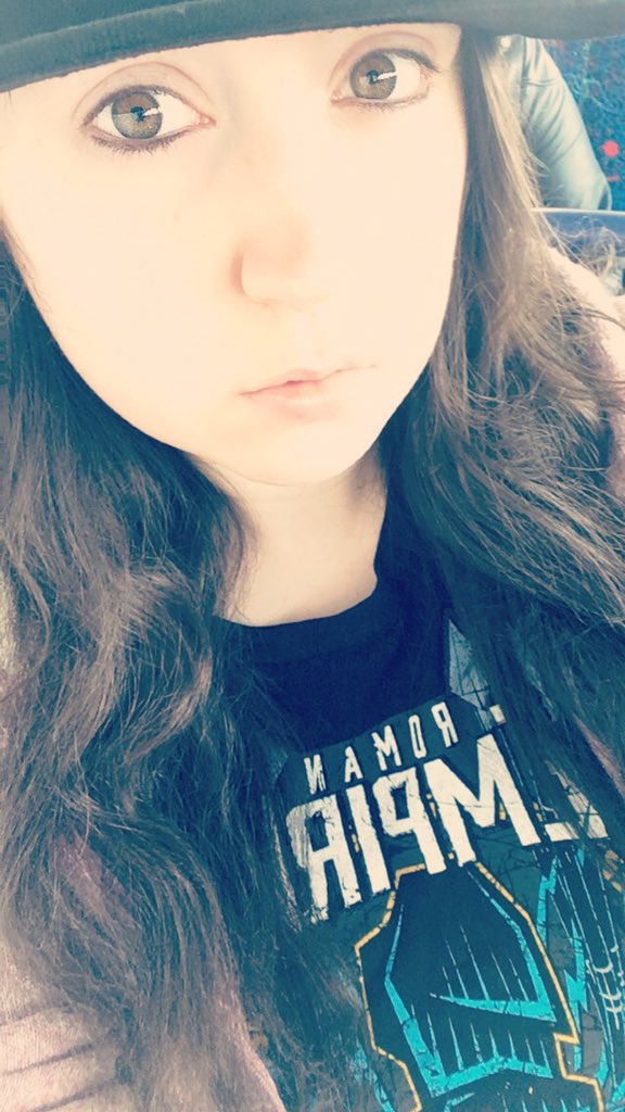 I always feel so much more happy and confident when I wear my #RomanReigns shirts! 😌🙌🏻 He’s a blessing! @WWERomanReigns #WWEHero #RomanEmpire (Yes I know its back to front) 🙈