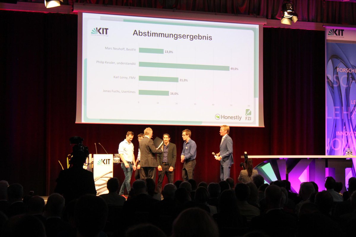 understandDotAi's tweet image. For our elevator pitch at #KIT we talked about our approach for creating ground-truth #TrainingData and #ValidationData for #AutonomousDriving. We also won the audience prize! 🚀 Huge thanks to the audience and @KITKarlsruhe