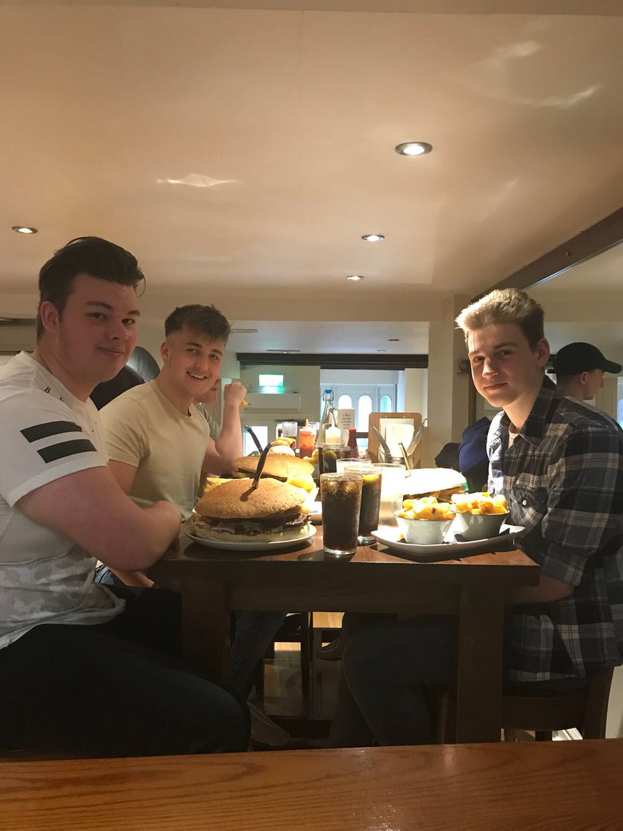 thebeargrill's tweet photo. 13 fails from earlier this week 🍔🐻 #TheBearGrill #BeMoreBear #Stafford #WDYT #ManVsBear #BearWon #FoodChallenge #BurgerChallenge https://t.co/DJv2FirBMi