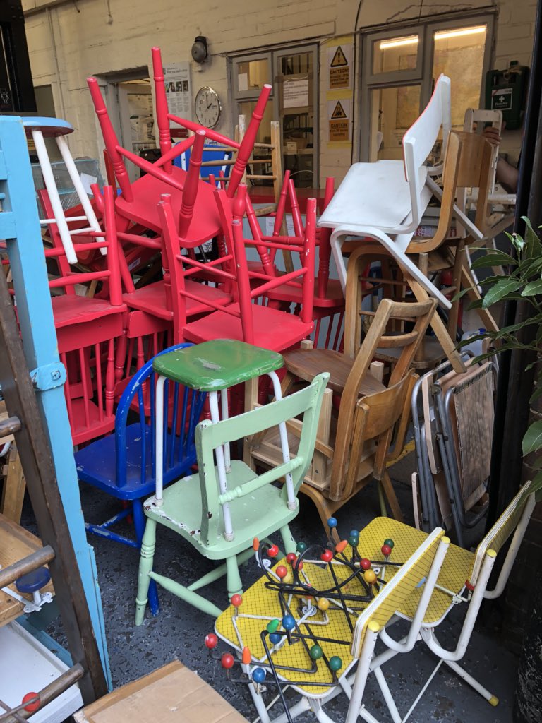RVBoxShop's tweet image. The day has arrived!!! Come down! Some amazing props and vintage furniture!!! @RVBoxShop Here until 5pm!!! And tomorrow too!! #vintage#props#bric a brac
