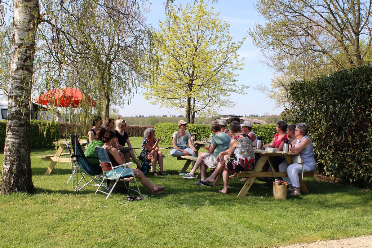 Een drukte op de opendag van Vrouw in de Regio bij Domein Groot Besselink.  bit.ly/h9Ddw8