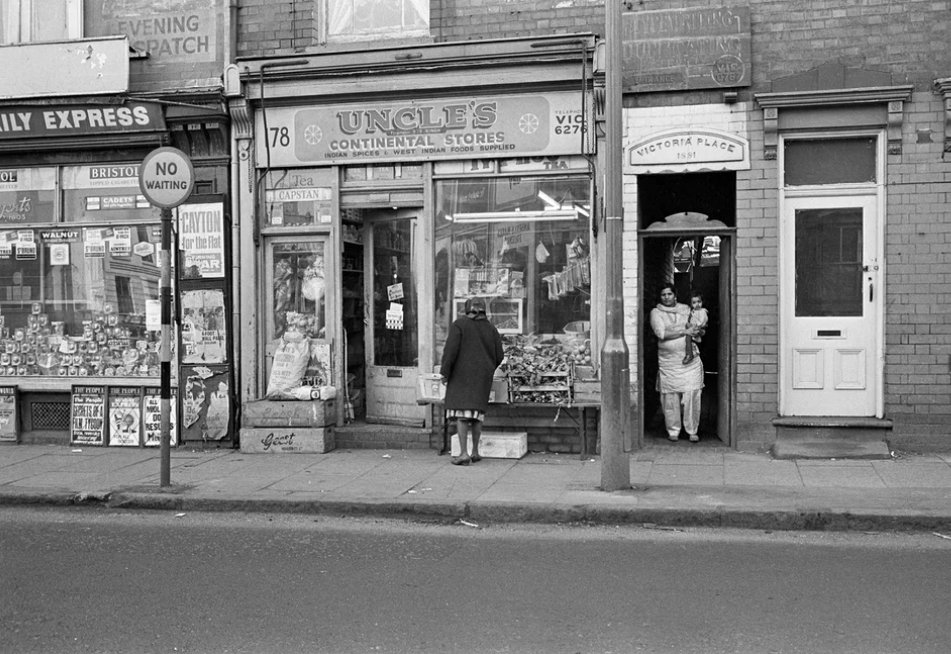Some fantastic images in here - 
The ghost streets of 1960s #Birmingham – in pictures via <a href="/guardian/">The Guardian</a> 
bit.ly/2J2baz6