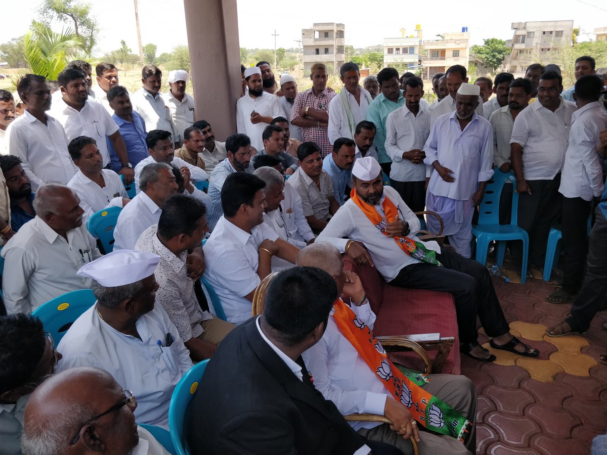 RKFC13's tweet photo. #BJP  #nomination Shri Umesh Anna Katti and Ramesh Anna Katti #KarnatakaElections2018 #leader #AmitShah @BSYBJP @BJPLive @AmitShah @BJPKarITCell https://t.co/QyE7V1xVza