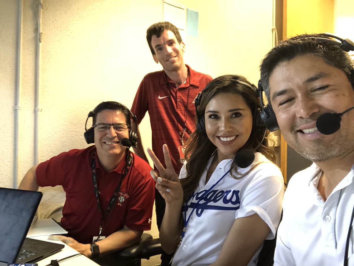andreandrade39's tweet photo. Mil gracias por la maravillosa experiencia @rod13lopez  @andreaandrade39 -Instagram #dodgers #diamondbacks https://t.co/OZwGEfZvUP