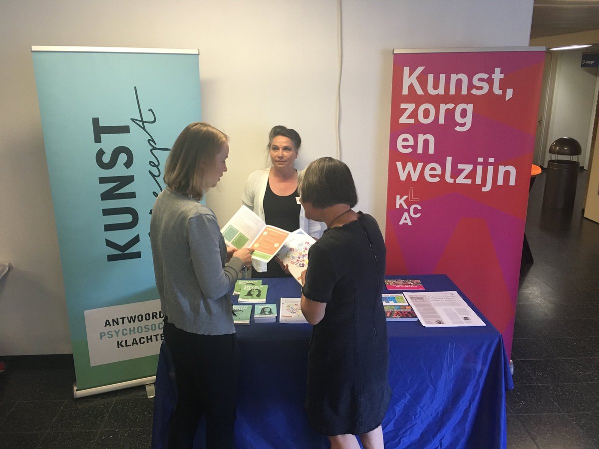 <a href="/KunstopRecept/">Kunst op Recept</a> is met <a href="/LKCA_/">LKCA | Samen werken aan cultuur voor iedereen</a>  bij het congres #positievegezondheid &amp; #geluk @lcgwpuntnl <a href="/Gem_Nieuwegein/">Gemeente Nieuwegein</a> #kunst hoort erbij!