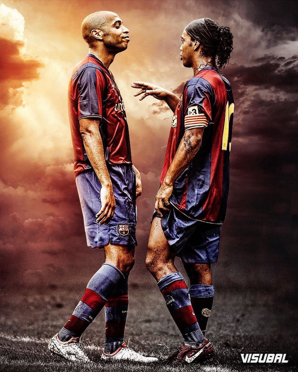 Footballogue's tweet photo. [#LaLiga🇪🇸] Henry 🇫🇷 x Ronaldinho 🇧🇷 

📸 @visubal https://t.co/UKRtVdBpzF