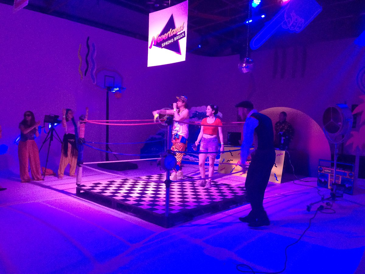 We had so much fun with <a href="/Shuttlecockinc/">Shuttlecock-inc.</a> last night at #neverlandspringbreak - the party's going on all weekend so be sure to check it out: londoncalling.com/events/ntv-spr…