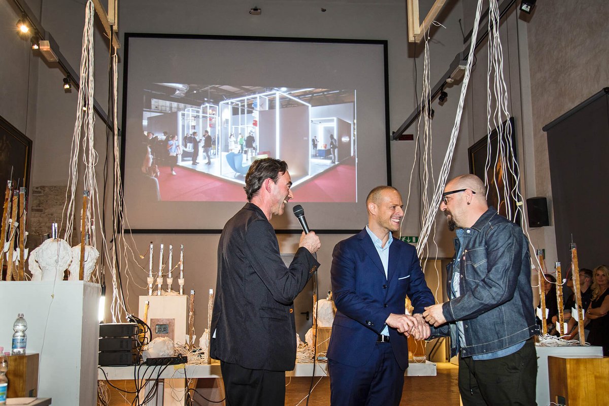 Framepublishers's tweet photo. Congratulations to Montana, @cappellini_, and
@UNStudio_Arch for winning Frame Awards Milan. Read more at: https://t.co/klvNf1Nnol
#frameawards #frameinmilan #milandesignweek #salonedelmobile #tradefairstand #stand #design #material #colour #light #winner https://t.co/JafWe7w64b