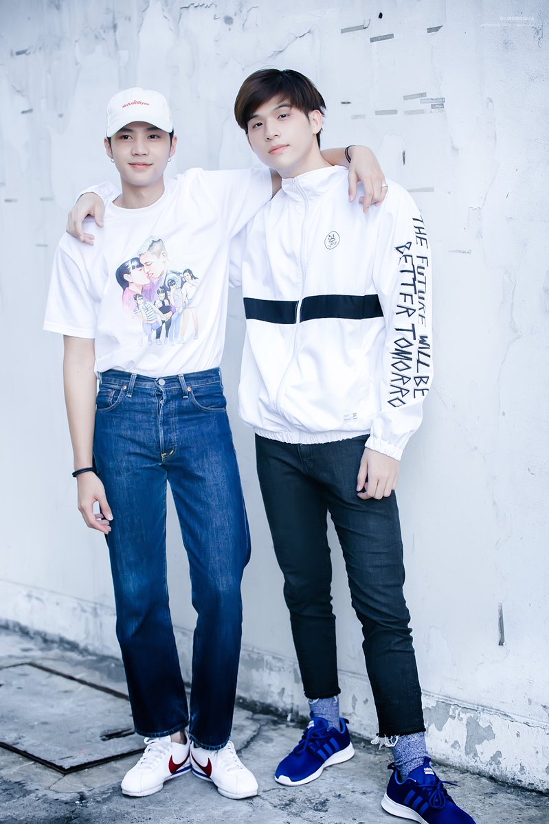 aunza3326's tweet photo. _180419_  ไม่ชิปเลย พี่ไม่ได้ชิป!!! 
.
.
@skywongraveee @bank_thiti 
#HitZSportsDay 
#955VirginHitZ 
#VirginHitZ 
#skywongraveee 
#NadaoArtist 
 #TUsexyboy https://t.co/VIRTWBhqAN