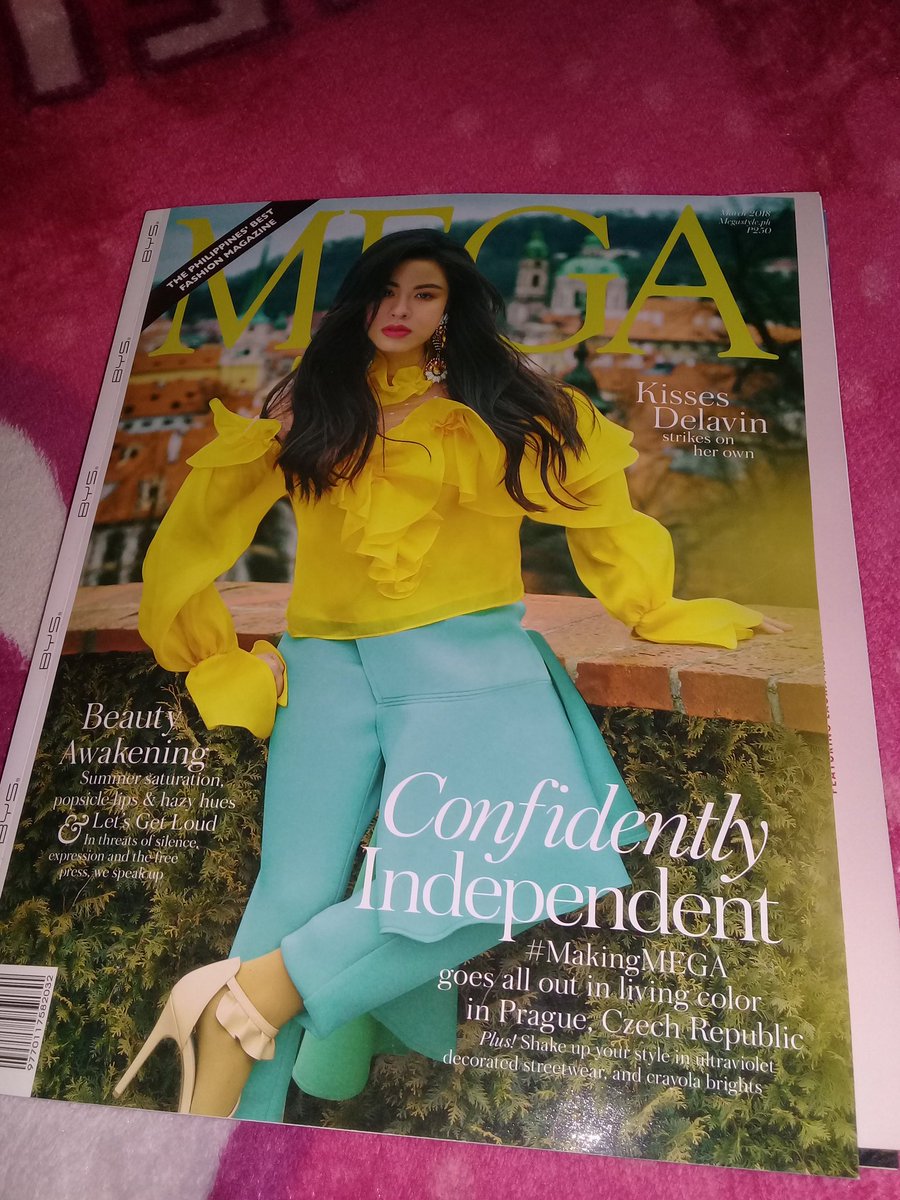MerryflorC's tweet photo. Just got my mega magazines .. @delavinkisses  @boyband_nielm https://t.co/nyP1al8egB