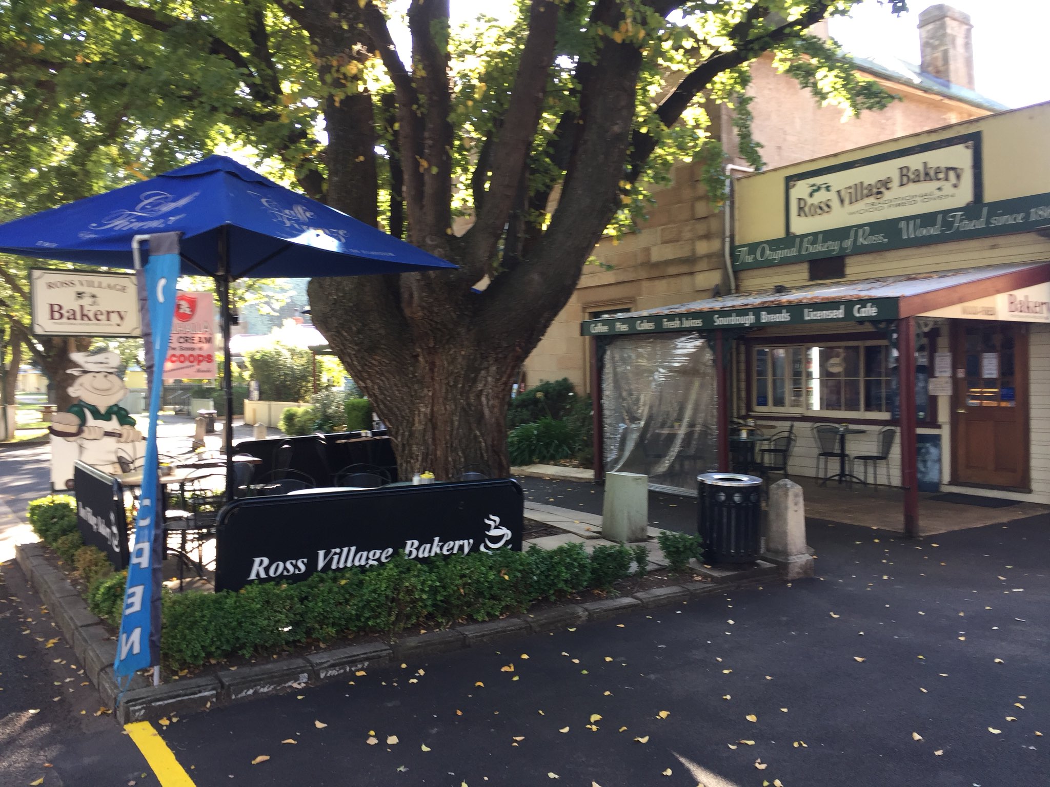 ファースト バケーション クラブ ここはタスマニア島のロスの町にあるパン屋で ジブリ映画 魔女の宅急便 のモデルになったと噂されている店です 確かにパンを焼く窯に見覚えも T Co Pz2jyurxmm Twitter