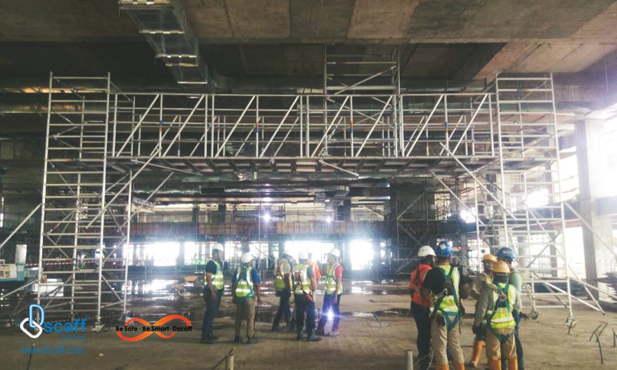 DscaffGroup's tweet photo. This customised elevated #accessplatform, was specifically designed for Sunway Construction using standard modular components from DXS Engineering, a subsidiary of #Dscaff.
DXS carried out training on this #skybridge platform, which can easily be moved around the site by hand. https://t.co/VYLiNaF82N