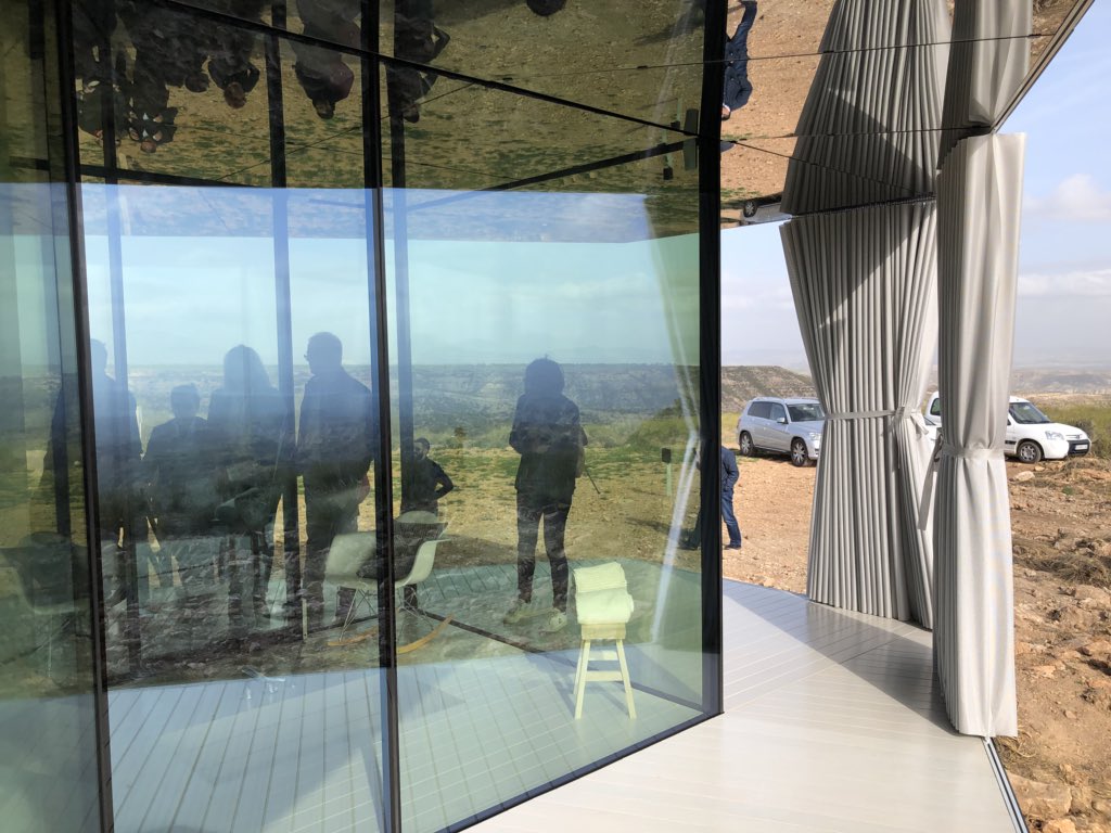 tecnovent1's tweet photo. Visita a la casa del desierto de @guardianglass @GuardianSpain en el desierto de Gorafe. #ventanasymuchomas #ventanasdepvc #vidriointeligente https://t.co/CRHB3oJRDE