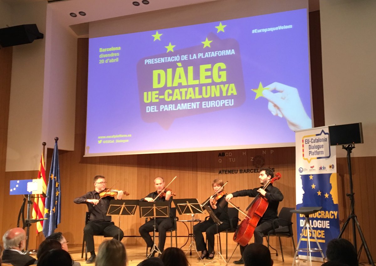 OriolAmoros's tweet image. A la presentació de la plataforma Diàleg UE-Catalunya del Parlament Europeu #LoveDemocracy #LoveFreedom