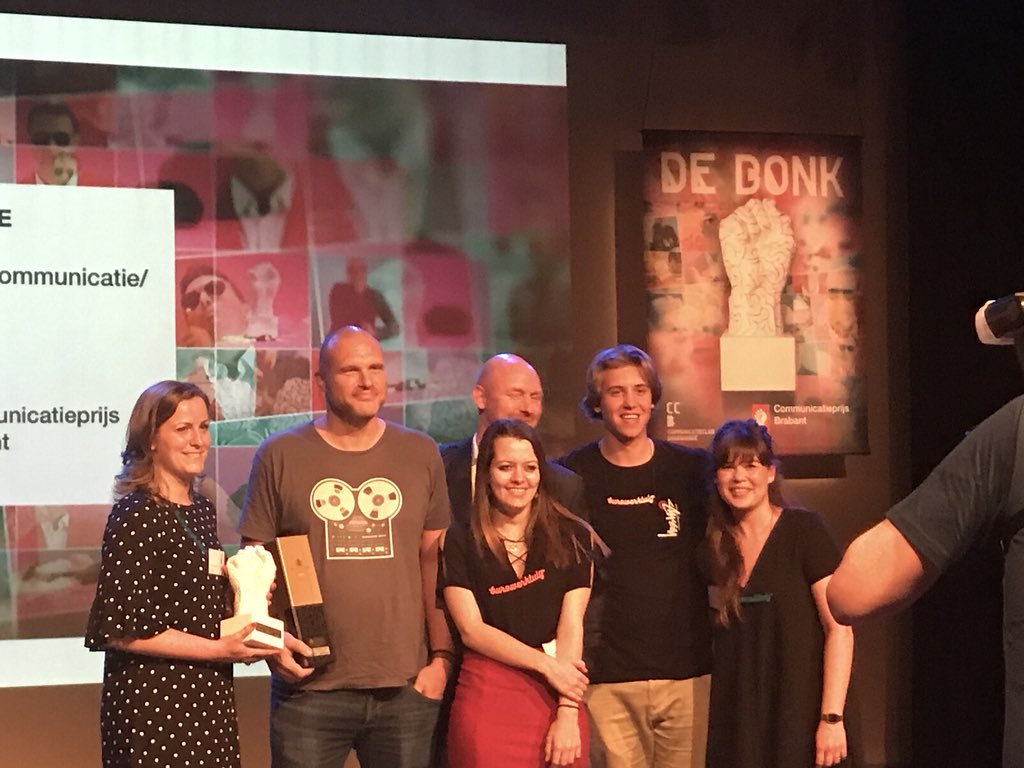 fro3k's tweet photo. Trots op wat we hebben neergezet met zeven vrijwilligers en een handvol sponsors! #DeBonk #uitreiking #communicatieprijs https://t.co/6oamdXIBrl