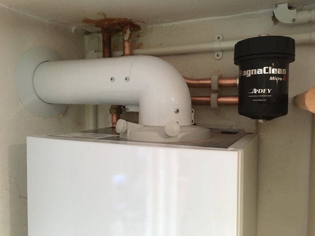 irbheating's tweet photo. π Emergency boiler swap after discovering the old #Suprima had a rotten flue amongst other things. ππ» Replaced with @vaillantuk #ecoFITpure & protected by @ADEY_Pro #Magnaclean All back up and running π°π #Advance #ComfortZone #PerfectFit #KeepSmiling #Harlow #Essex https://t.co/1dJZse7uMV