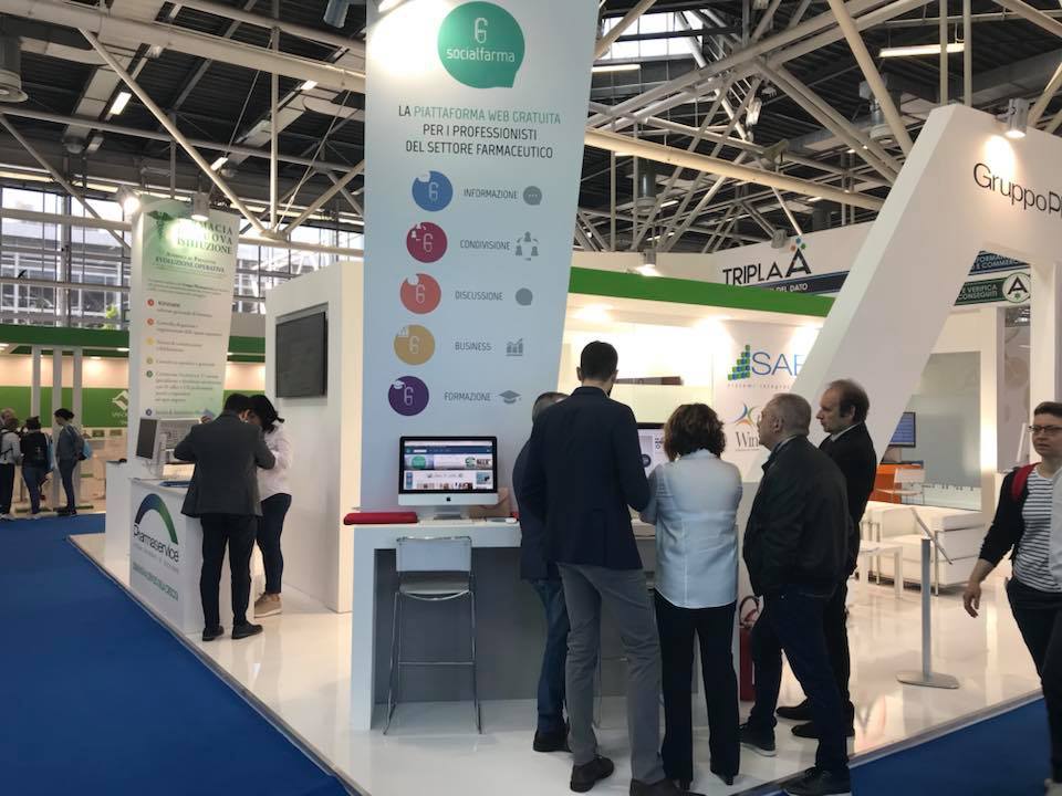 SocialfarmaWeb's tweet image. Insieme al team #Pharmaservice srl vi aspettiamo a @Cosmofarma Pad. 26 Stand B75-C76