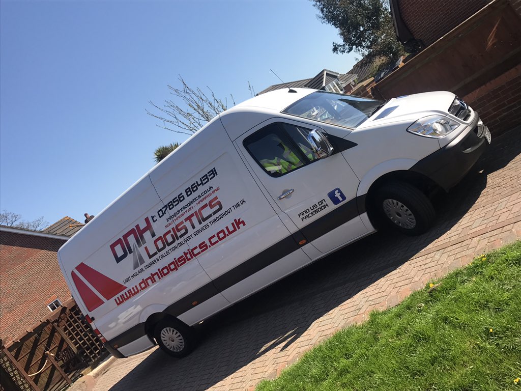 Flat out Friday:

The DNH Sprinter is up in the capital with 4 deliveries around the #Chelsea &amp; #Kensington area.

Whilst the Transit Connect is loaded and now on its way up to #Chester for a URGENT same day #delivery.