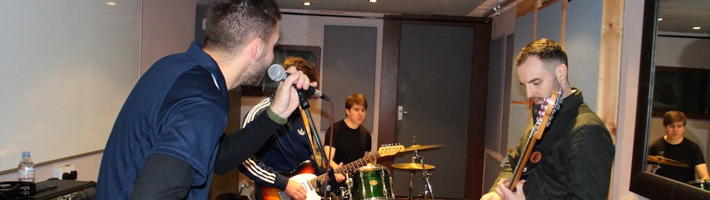 SilverStStudios's tweet image. "Listen to how your bandmates are getting along instead of just yourself, and most importantly to how..." goo.gl/S2avaK #Musician #Band #Get #Listen #Plan #rehearsal