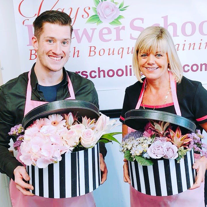 FlowerSchoolIE's tweet image. It was great to meet Brian from @centralfloral recently at #KaysFlowerSchool where we taught him a few tricks and techniques of #floral design using #hatboxes supplied by @centralfloral     #KaysFlowerSchoolForFlorists #FlowerSchoolIreland #FlowerSchoolForFlorists #florist