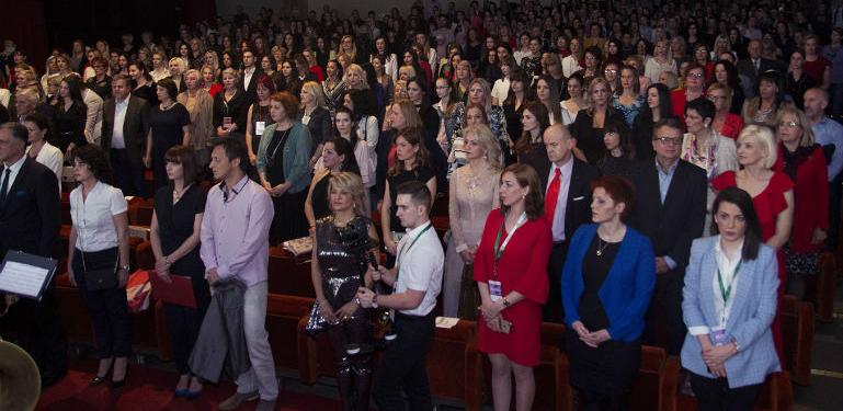 Akta_bh's tweet photo. https://t.co/haPz26TMsd
Tuzla je grad žene: U BKC-u svečano otvoren Prvi festival savremene žene! https://t.co/UxiC7ZJzl0