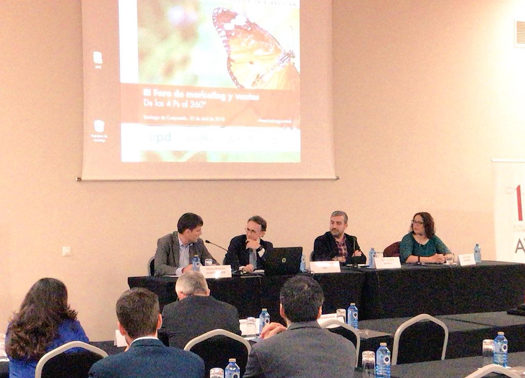 lauramaria_vaz's tweet photo. Hoy en #Santiago se hablan de #marketingYVentas con @APDasociacion. En breve desde @roiscroll explicaremos cómo involucrar a los #influencers en una estrategia de #marketing https://t.co/F3Vdv3I0JE