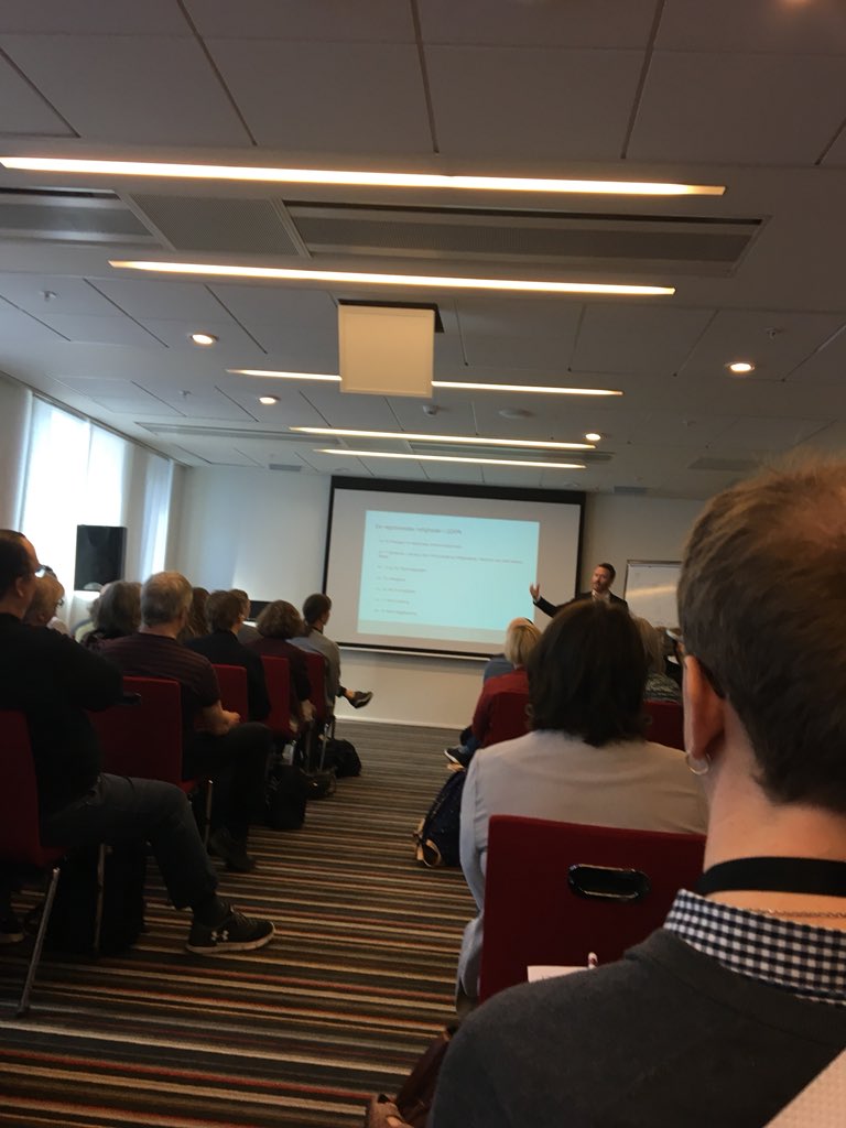 lllabsalonbib's tweet photo. Jeg deltager i Bibliotekssystemer og persondata v. advokat Jacob Georg Naur https://t.co/EnpRyoMjQS og bliver både underholdt og meget klogere omkring den nye persondataforordning #DEFF18 https://t.co/FagdVMpwqK