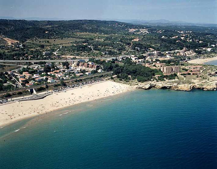 rapejun's tweet photo. Las mejores 10 playas de Tarragona

https://t.co/lmLhTEj4aJ https://t.co/q0AaIRexbh