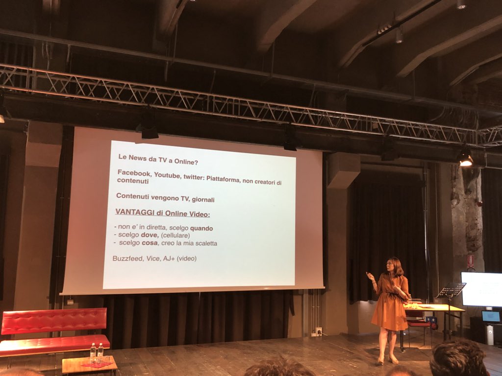 vanoni_ale's tweet image. “Facebook, Twitter e YouTube sono piattaforme. Ma da dove vengono i contenuti? Ancora da TV, giornali... Ora anche da nuovi player che capiscono i vantaggi dell’online video“ @BarbaraGSerra #scuolaholden #challengenetwork
