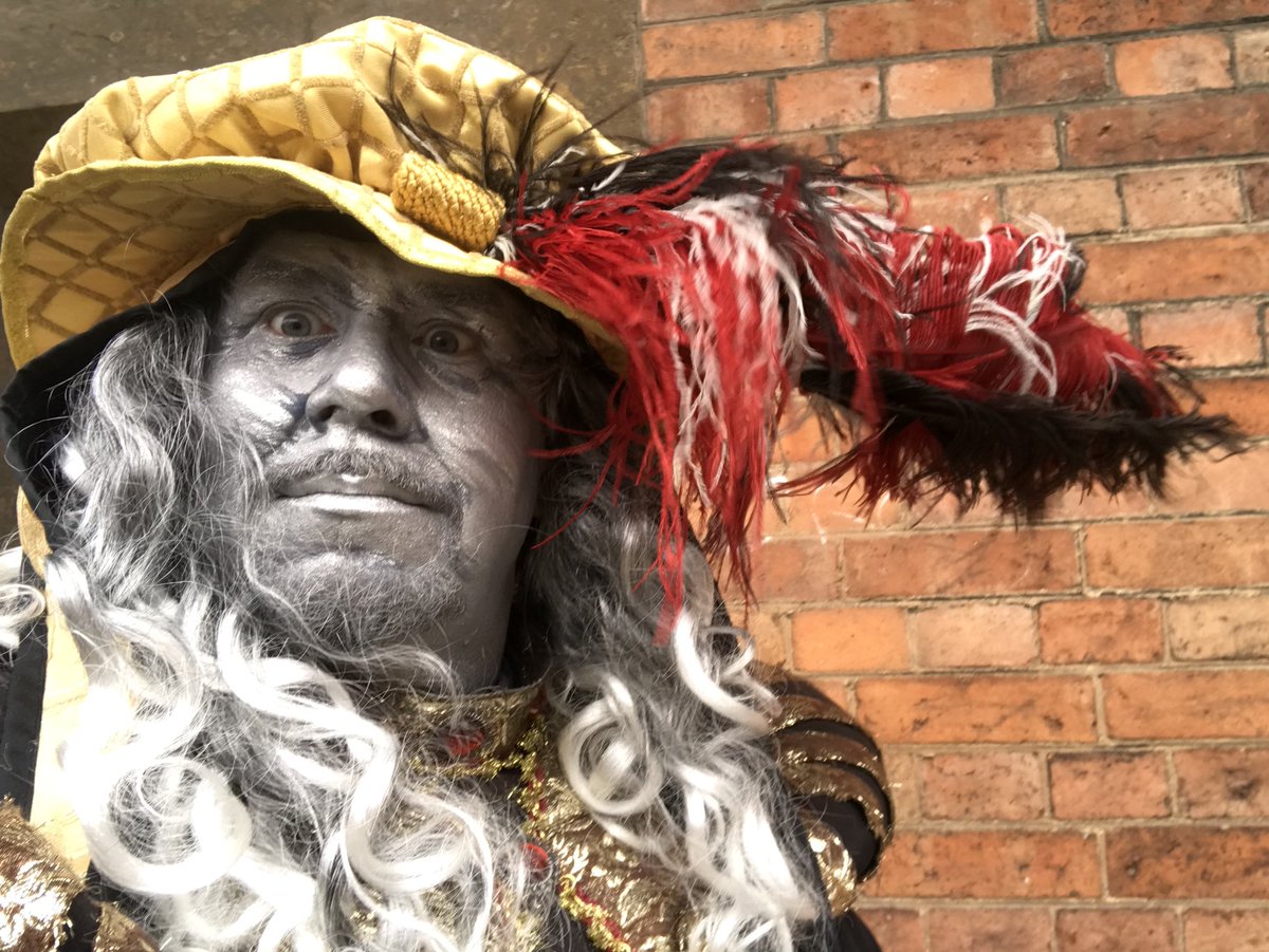 What?! Only one day until first UK Living Statue Championship in Stratford Upon Avon?! You can find our statues there!
#livingstatue #StratforduponAvon #BancrofrGardens #Shakespearebirthday #celbration