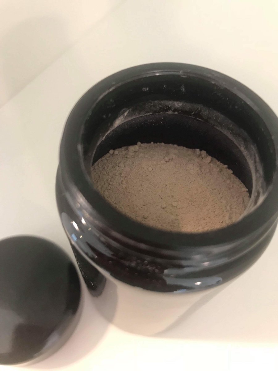 Our new mud mask, is a mix at home all natural beauty ritual that combines super liposomal CBD oil and liposomal Rhassoul clay.