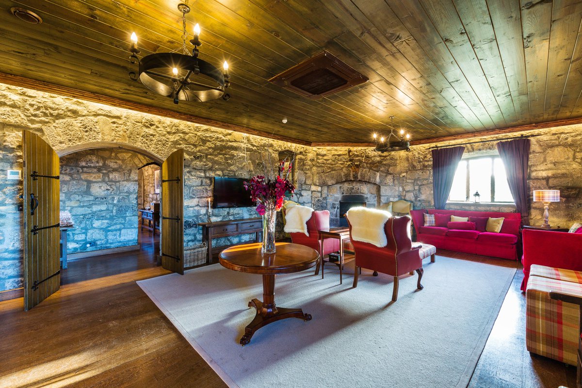 CloghanCastle's tweet photo. Take a peak into the stunning 13th Century Medieval @CloghanCastle ,finished to the highest standard with the ultimate mix of old and new, authenticity and grandeur....
#Private #exclusivehire #weddings #countrylife #PhotographyArt #familytravel https://t.co/Yd24HJJjiJ