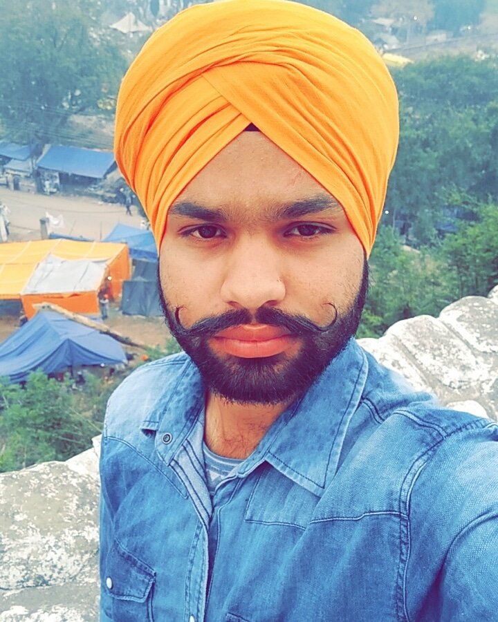 Love_sran_'s tweet photo. ਤੇਰਾ Attitude ਤਾਂ ਸਾਡੇ ਅੱਗੇ ਚਵਾਨੀ ਆ
.
ਸਾਡੇ Trend ਦੀ ਤਾਂ ਕਾਕਾ ਦੁਨੀਆ ਦੀਵਾਨੀ ਆ #Lovesran https://t.co/e3No96GZXh