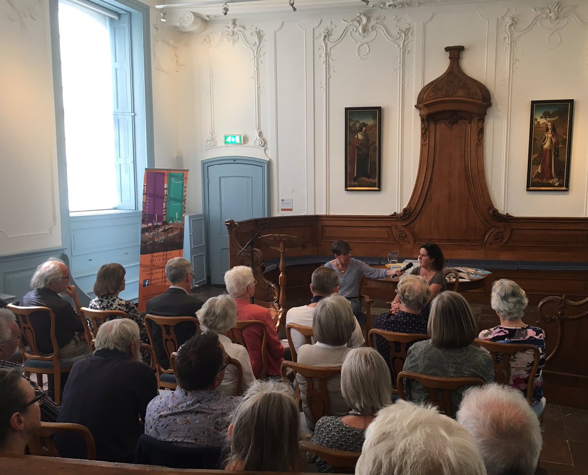 <a href="/EllenDeVriend/">Ellen De Vriend</a> presenteerde gisteren haar nieuwe boek 'De Tien van Renesse' in het Stadhuismuseum. Dit indrukwekkende verhaal moeten we blijven vertellen. Te koop bij <a href="/KBHdeVries/">Boekhandel de Vries</a> in Zierikzee.