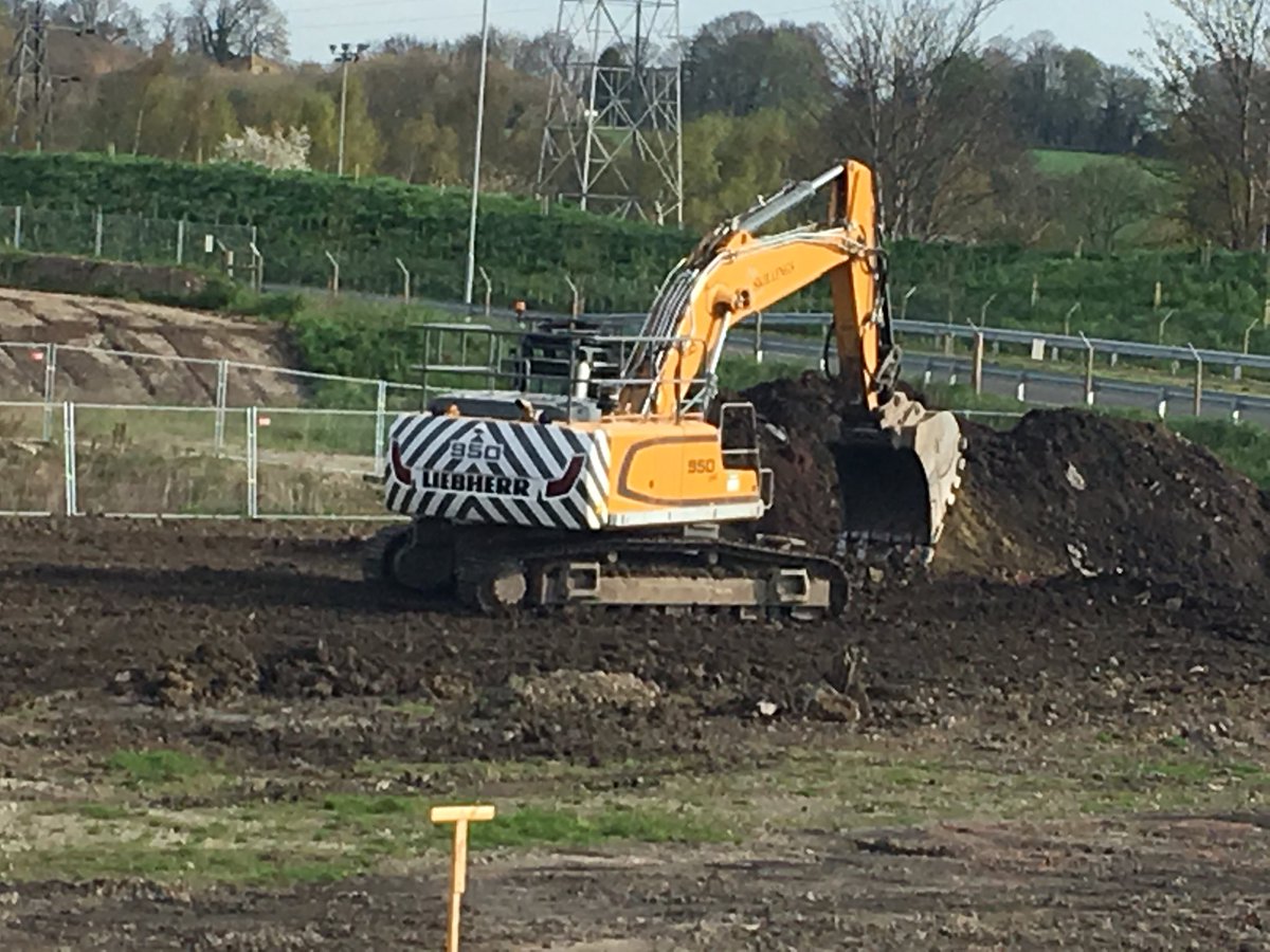 gareth_blythin's tweet photo. #Liebherr machines working hard this morning #PR736 dozer &amp; R950 with #R970 SME joining them on site. Email/call for details on self-drive hire availability &amp; rates Gareth.blythin@liebherr.com 07701316006 #LiebherrRental https://t.co/XiaXMKQVAW