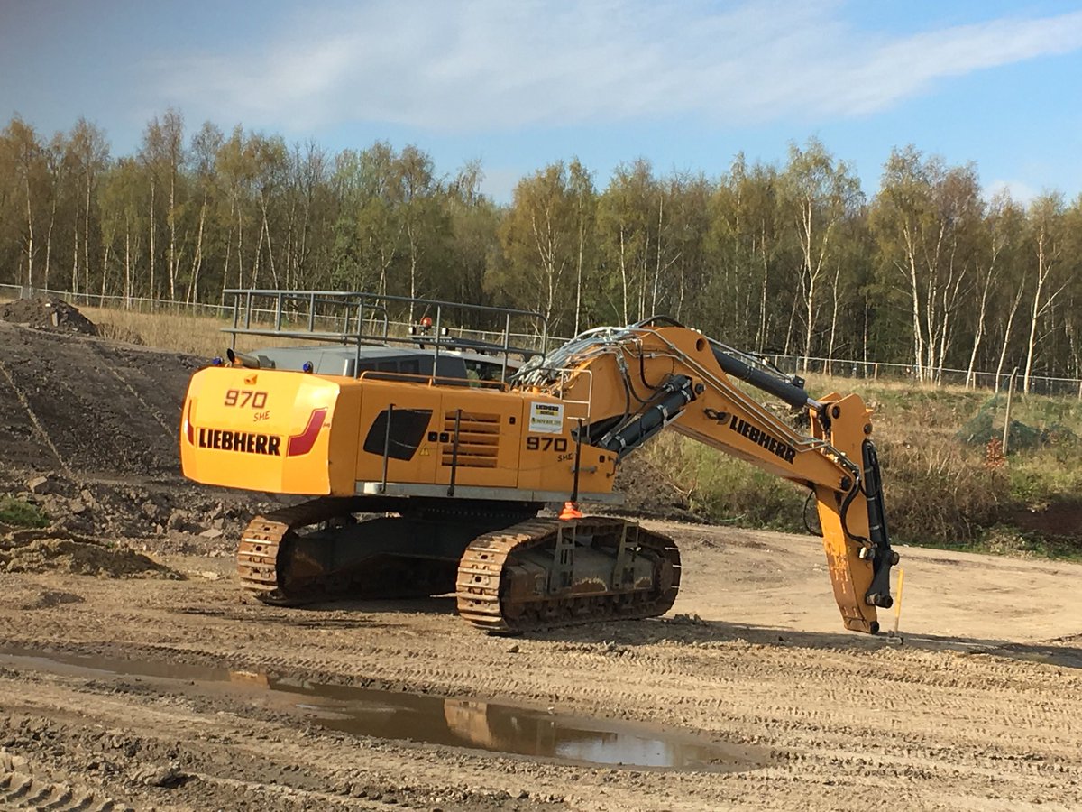 gareth_blythin's tweet photo. #Liebherr machines working hard this morning #PR736 dozer &amp; R950 with #R970 SME joining them on site. Email/call for details on self-drive hire availability &amp; rates Gareth.blythin@liebherr.com 07701316006 #LiebherrRental https://t.co/XiaXMKQVAW