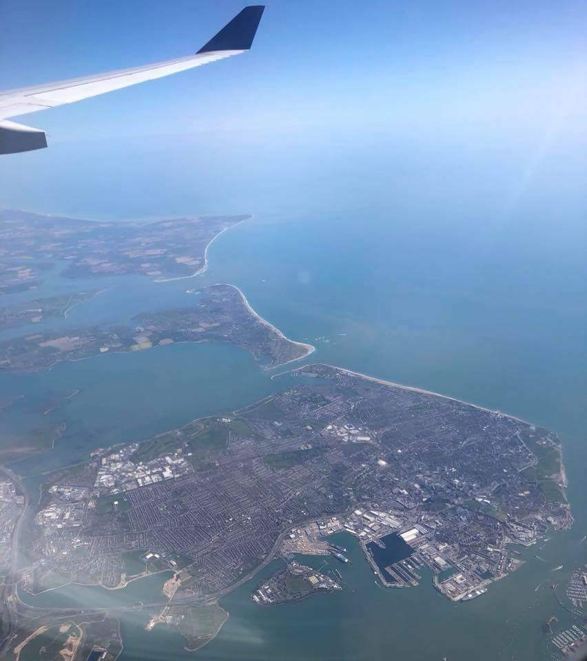 What a perfect sight to fly over since 9yrs away from #Pompey Home 💙🌟🌙  #LoveMyCity 
 Hope they both have a fantastic home coming/wedding celebrations/parrrrtie 🎉✨ xx 🌎 🍻 🏡 🥂 💙 #LovePortsmouth