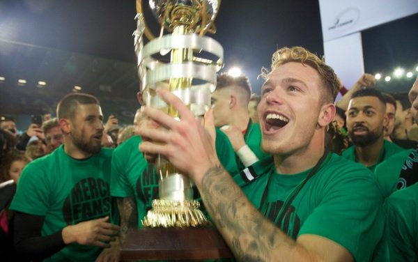 Zaterdag 21 april is het volksfeest in #Brugge om de promotie van <a href="/cercleofficial/">Cercle Brugge</a> naar eerste klasse te vieren!🎉🎉🎉 Vanaf 16u. is iedereen welkom op de Markt. Alle info &amp; verkeersmaatregelen: bit.ly/2HezXDM