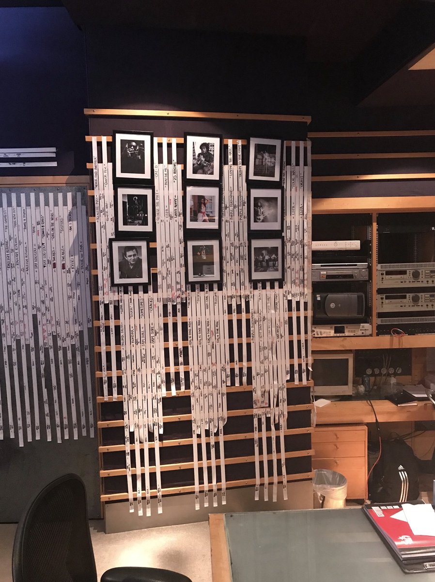 alinakmusic_'s tweet image. Having the opportunity to record in studios where so many great artists have gone before me and so many legendary tracks and albums have been made was just exhilarating and thrilling beyond explanation.

#RoomsOfLegends #RecordingProcess #MakingTheAlbum
#ClassicalCrossover #Piano